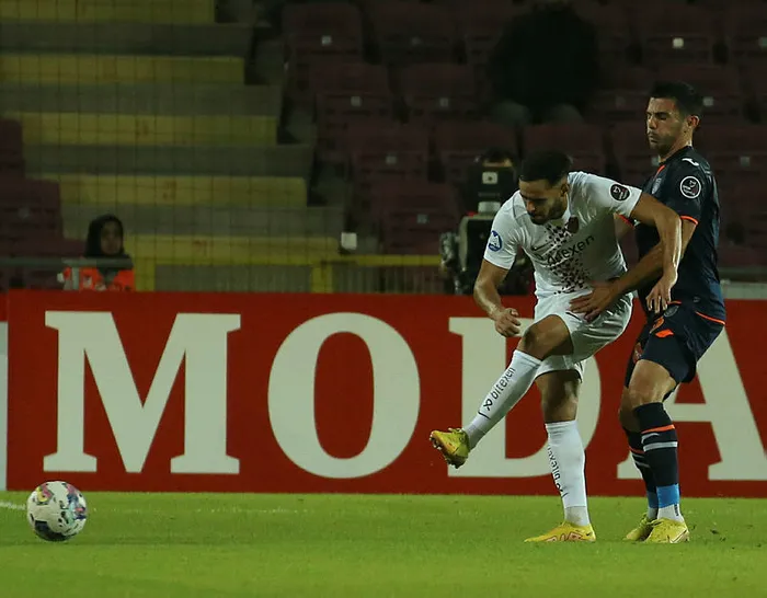 hatayspor-basaksehir-maci-nefesleri-kesti-hatayda-gol-duellosu-1667848844448.jpg