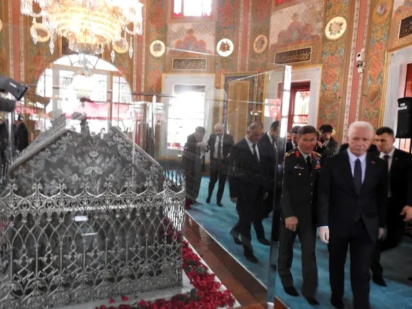 istanbulun-fethinin-573-yil-donumune-coskulu-kutlama-1780056003192.jpg