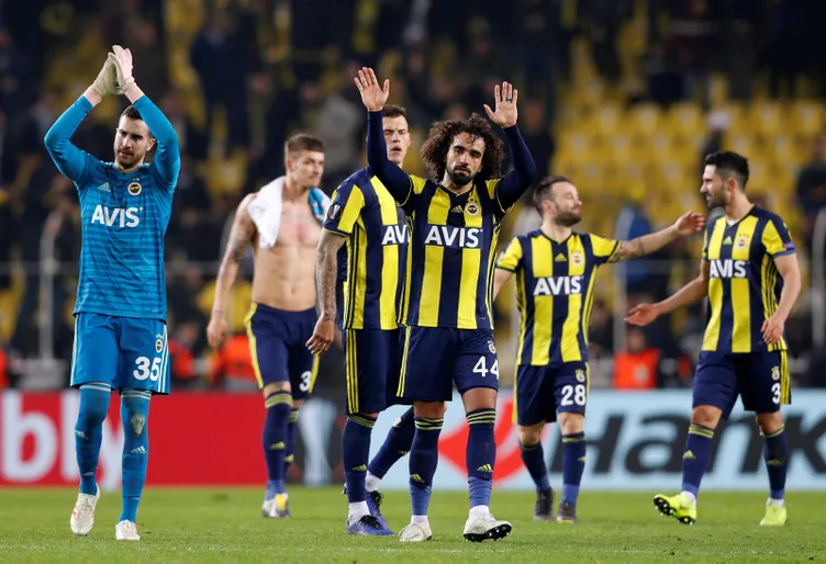 Ersun Yanal biletlerini kesti! Fenerbahçe'de 8 isim yolcu