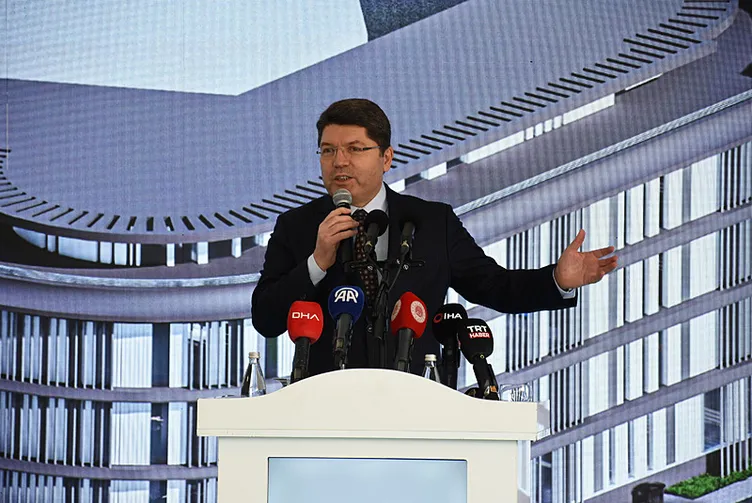 Bakan Tunç’tan CHP Genel Başkanı Özgür Özel’e sert tepki: Darbeci zihniyeti en çok onlar bilir