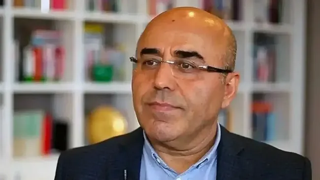 ibb-iddianamesinde-carpici-detay-necati-ozkanin-notlari-ortaya-cikti-orgut-mansuru-cikaracak-1763319449523.jpeg İBB iddianamesinde çarpıcı detay! Necati Özkan'ın notları ortaya çıktı!