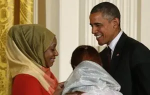 Obama'dan başörtüsü mücadelesi veren kıza övgü