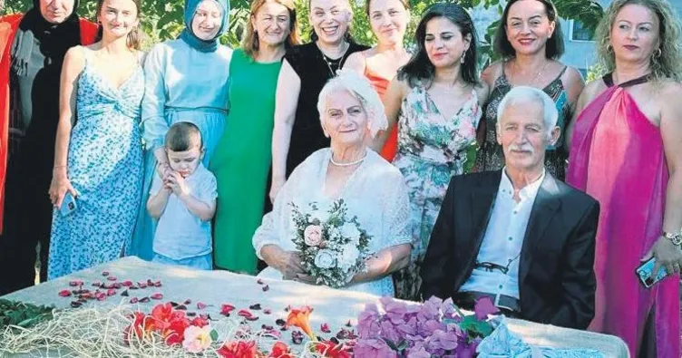 57 yıl sonra o gelinliği giydi