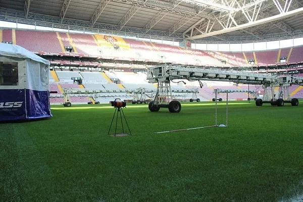 Galatasaray hibrit çime geçti