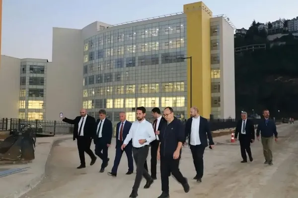trabzonda-dev-yatirim-762-sismik-izolatorlu-dev-hastanede-son-hazirliklar-33-ameliyathane-300-poliklinik-1792913799234.jpg