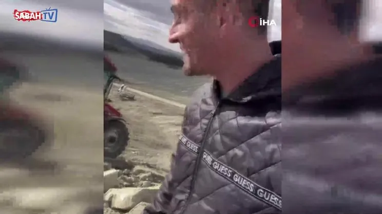 Traktörün altında kalarak hayatını kaybeden vatandaşın kaza anı kamerada | Video