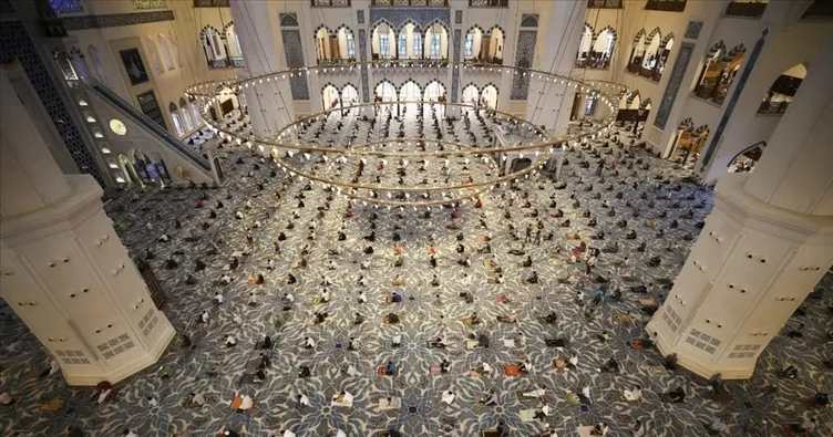 Bayram namazı nasıl kılınır ve kaç rekat? Diyanet ile Kurban Bayramı namazı kılınışı ve okunacak dualar