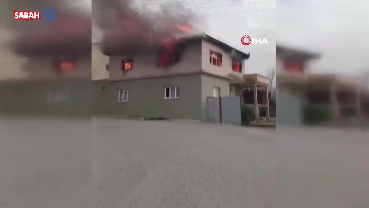 Hatay’da 2 katlı müstakil ev alevlere teslim oldu | Video videosunu izle Hatay’da 2 katlı müstakil ev alevlere teslim oldu | Video videosunu izle