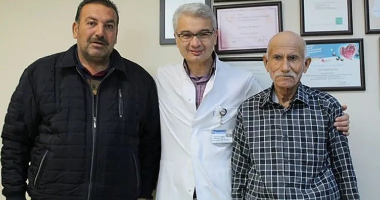 95 yaşındaki hastaya çalışan kalpte 3 damar bypass operasyonu
