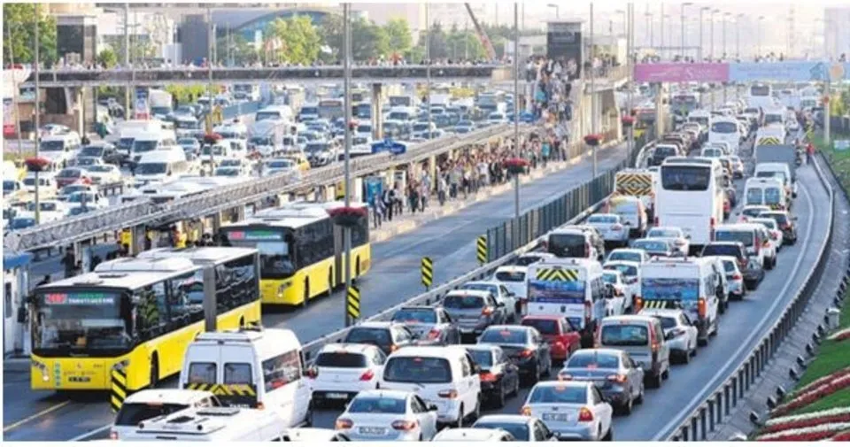 trafik policesinde uzayan sure