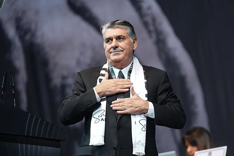 SON DAKİKA: Beşiktaş’ın yeni başkanı belli oldu! Serdal Adalı ve Hüseyin Yücel el ele poz verdi…
