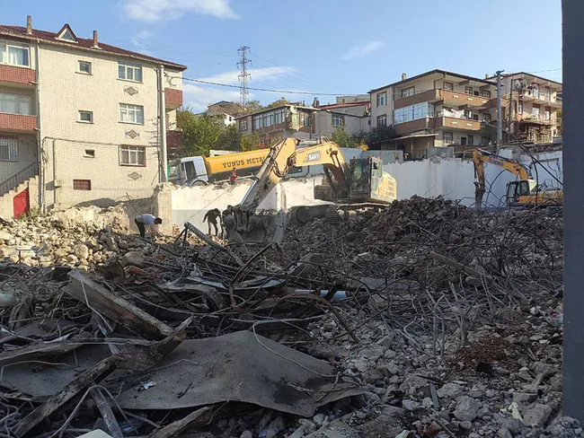 dilovasindaki-yanginin-bilirkisi-raporu-tamamlandi-uygunsuz-uretim-kacak-kat-eksik-denetim-1765389546890.jpg (800×600)