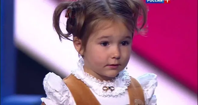4 yaşında 7 dil konuşan minik kız fenomen oldu