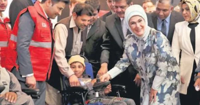 Emine Erdoğan hibe törenine katıldı