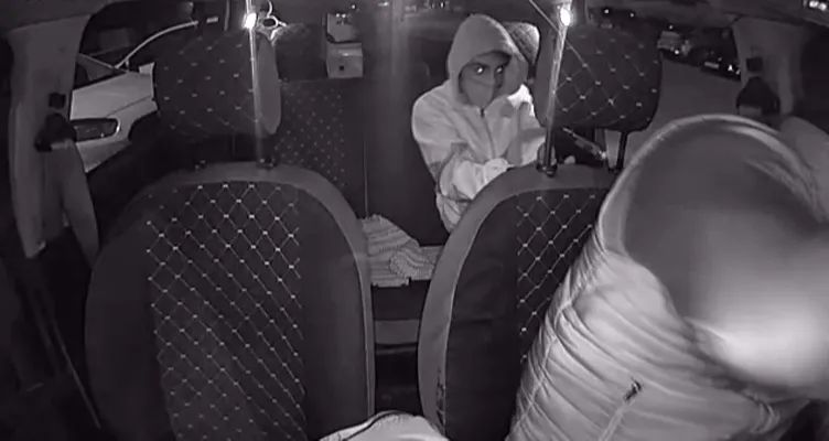 Takside dehşet: Üşümesin diye aldığı yolcu tarafından vuruldu!