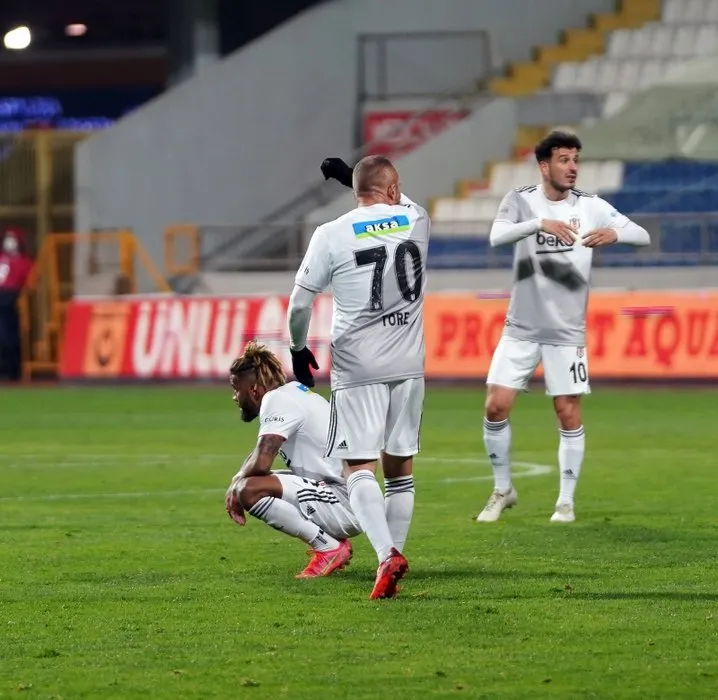 Son dakika: Kasımpaşa-Beşiktaş maçı sonrası flaş sözler! Aboubakar’ın çeyreği olamıyor, Sergen Yalçın...