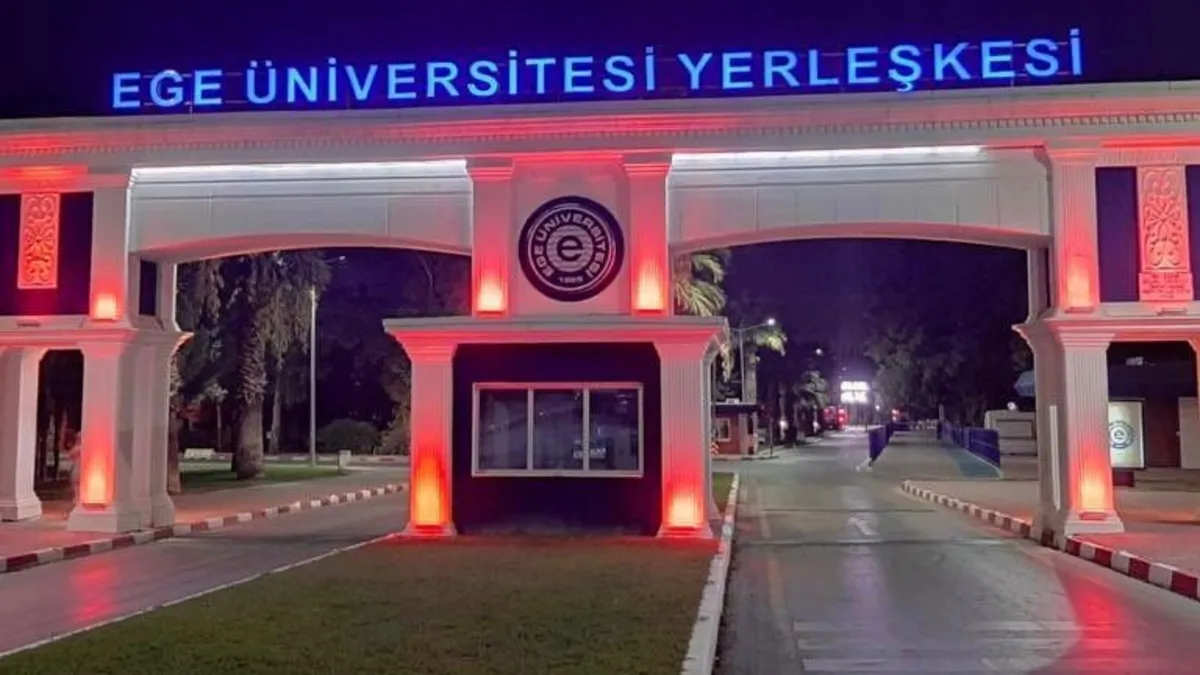 Ege Üniversitesi'nde yolsuzluk soruşturması kapsamında şüphelilerin mal varlıklarına tedbir konulduğuna dair haber görseli.