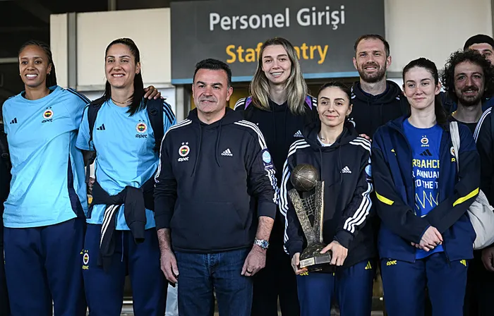 fiba-kadinlar-avrupa-ligi-sampiyonu-fenerbahce-opet-yurda-dondu-1776696771172.jpeg
