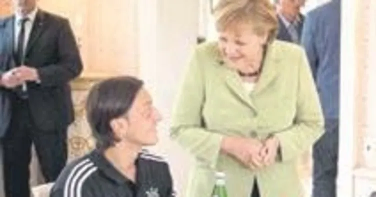 Merkel’den Almanlara tepki
