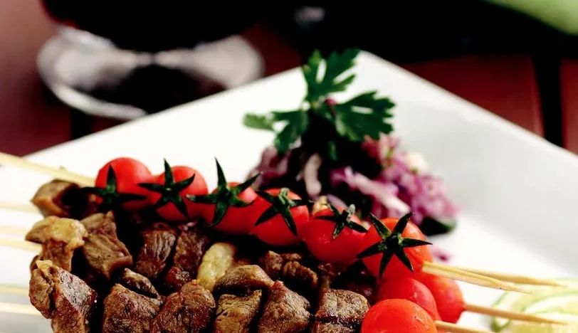 Soğan Salatalı Haşlama Çöp Şiş
