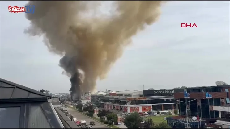 Sakarya'da restoran yangını: Ekipler yangına müdahale ediyor | Video