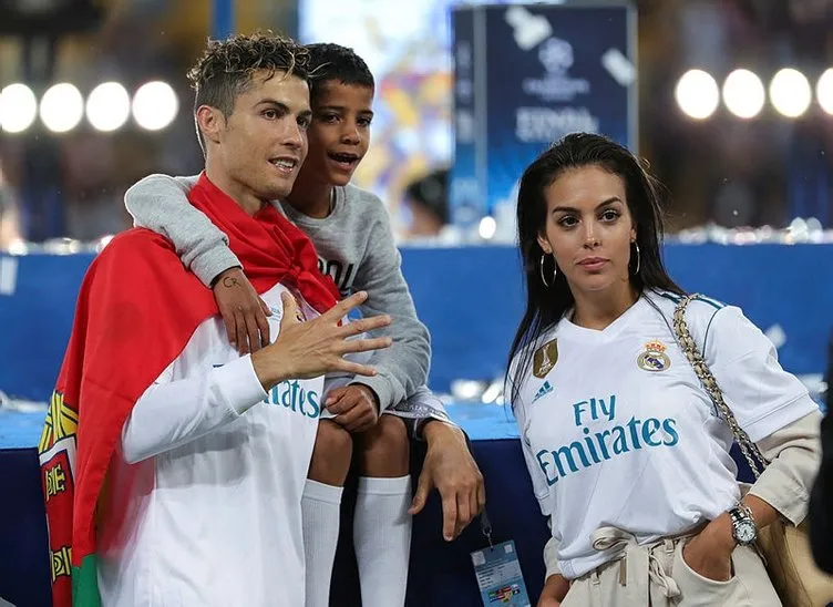 Ronaldo, Real Madrid’den ayrılıyor mu? Açıklama...