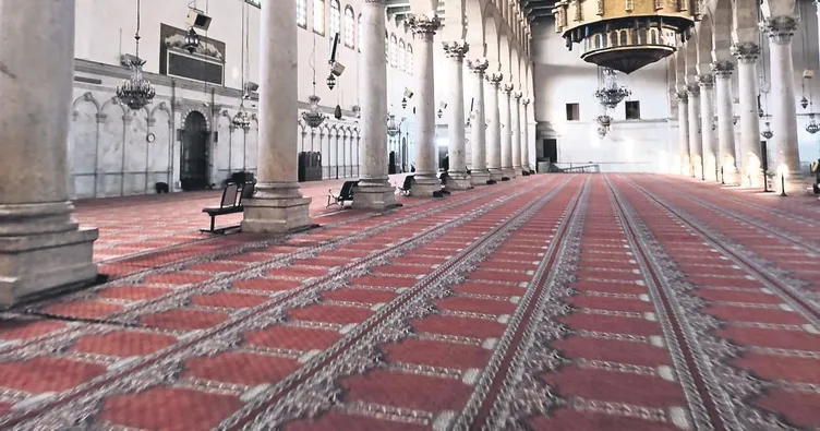 Emevi Camii’nin halıları Gaziantep’ten