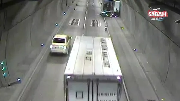 Dolmabahçe Tüneli'nde motosiklet, kamyonun altına girdi!