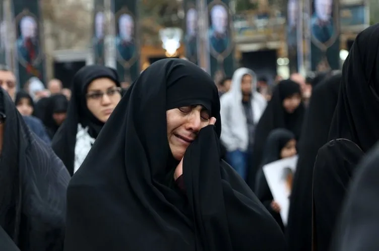 Binlerce İranlı sokağa döküldü! Kasım Süleymani için Ahvaz'da cenaze töreni...