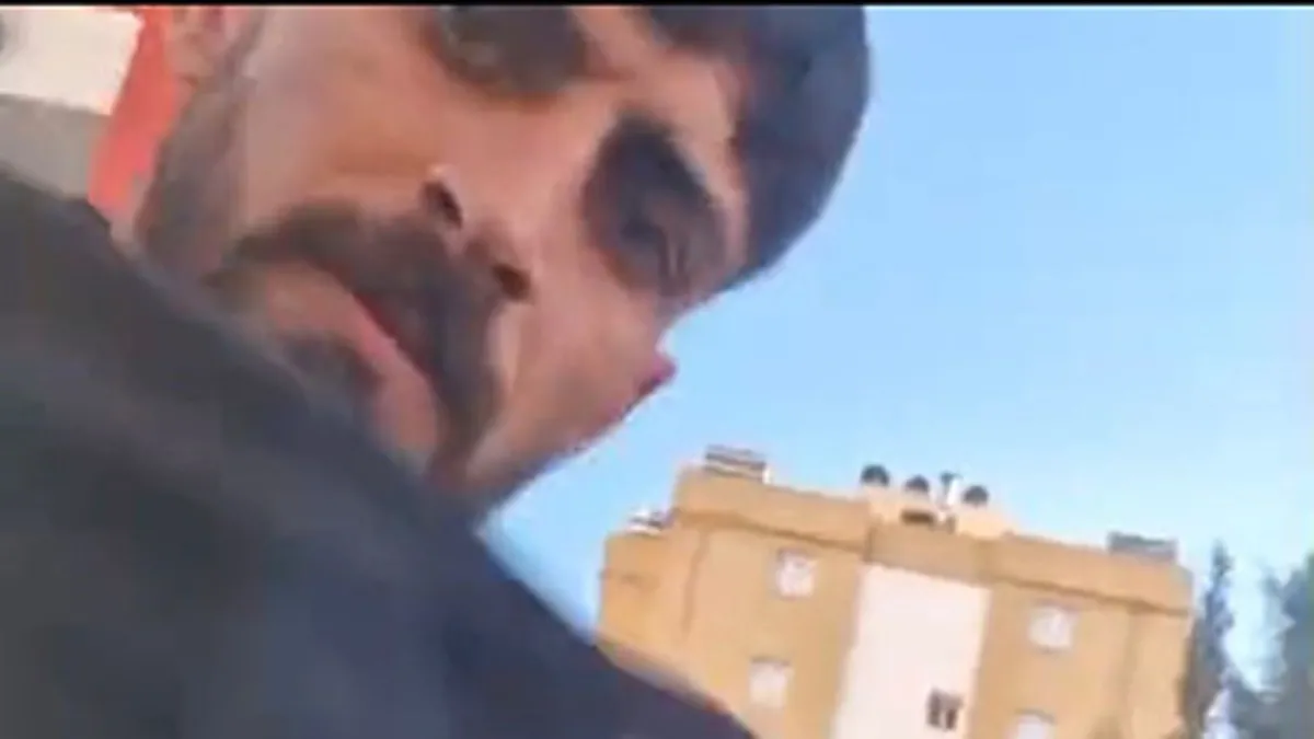 Adana’da trafikte yol verme kavgası: Aracın önünü kesip saldırdılar! Adana’da trafikte yol verme kavgası: Aracın önünü kesip saldırdılar!