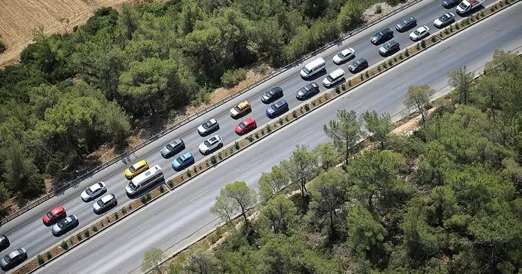 İstanbul’da bayram trafiği! İstanbul trafik durumu ve 25 Temmuz Pazar TEM E-5 trafik yoğunluğu haritası...