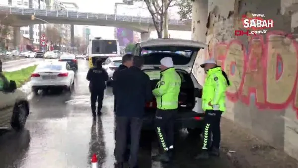 Beyoğlu'nda feci kaza! Virajı alamayan İETT otobüsü alt geçit duvarına çarptı: 7 yaralı | Video