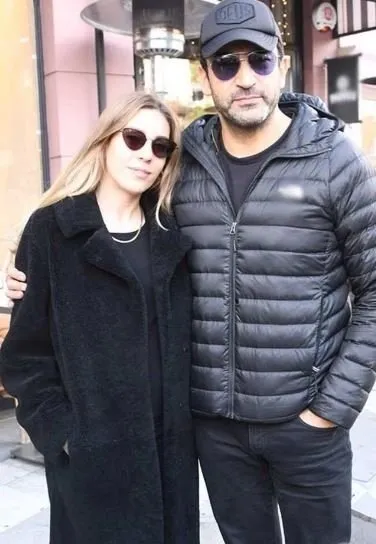 Karantinası biten Kenan İmirzalıoğlu eşi Sinem Kobal’ı da alıp yemeğe çıktı!