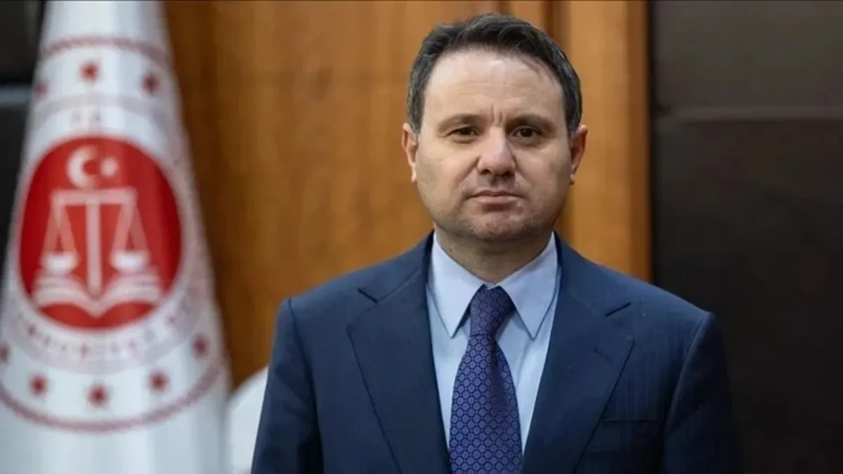 Bakan Gürlek açıkladı: Yeşil Vatanı tehdit eden yangınlarda 43 şüpheli tespit edildi! haber görseli