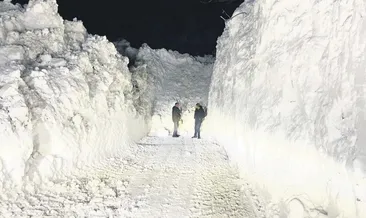 Evler kara gömüldü