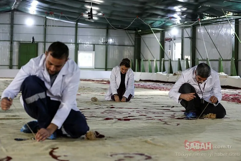 Yıldız Şale Köşkü�nden 120 yıl sonra çıkarılan halı yıkandı Galeri