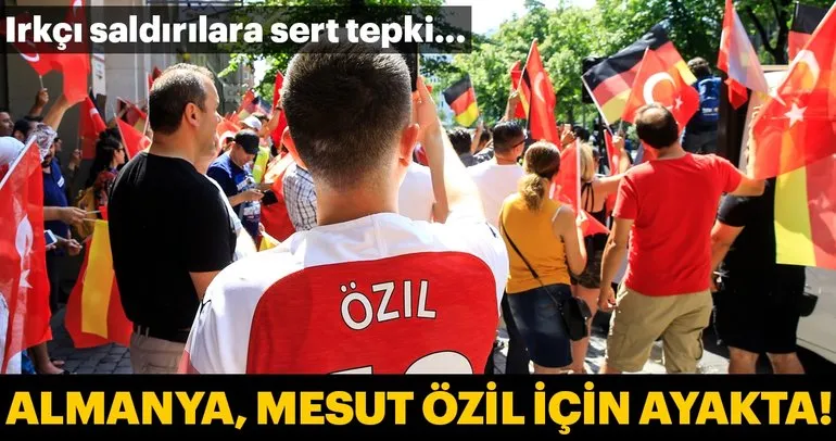 Almanya, Mesut Özil için ayakta