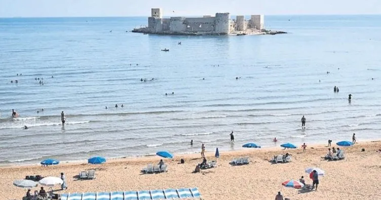 Mersin’de güzel havanın tadını denizde çıkarttılar