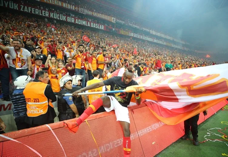 Galatasaray cephesinden flaş transfer açıklaması! Ryan Babel...