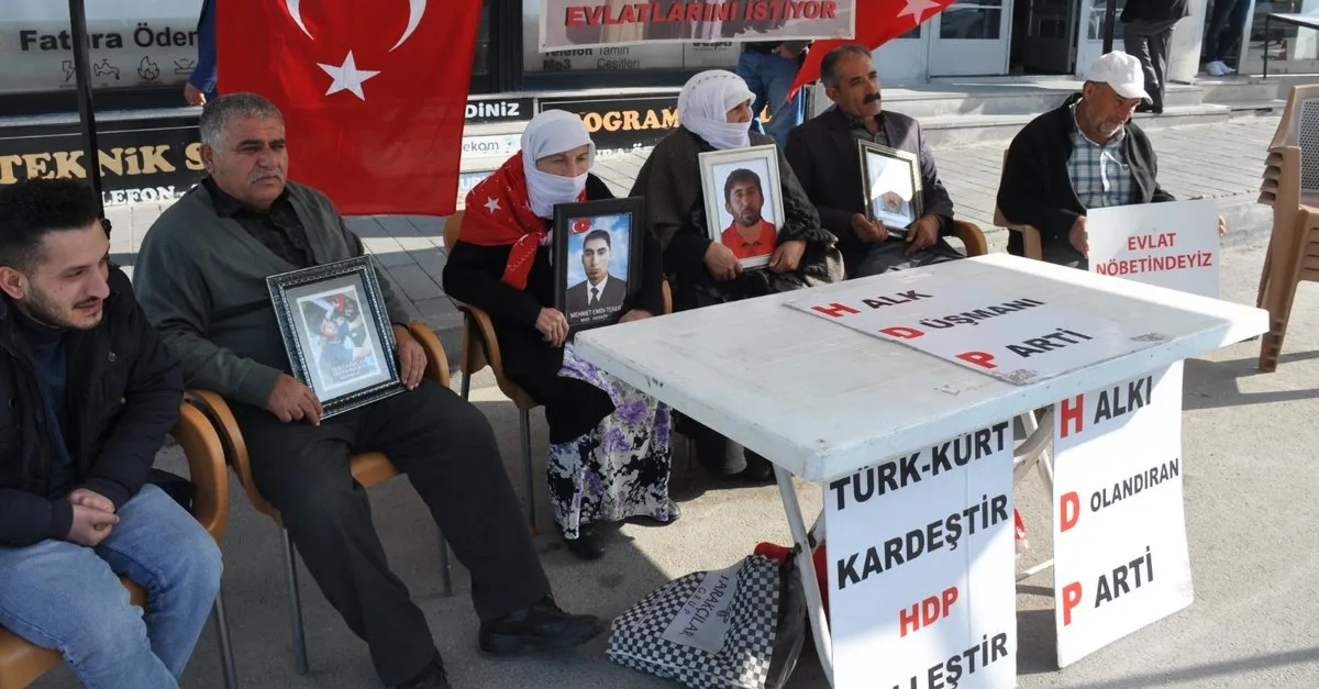 hdp onundeki evlat nobeti devam ediyor 1698829754481