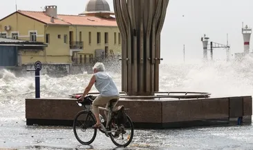 İzmir’i fırtına vurdu