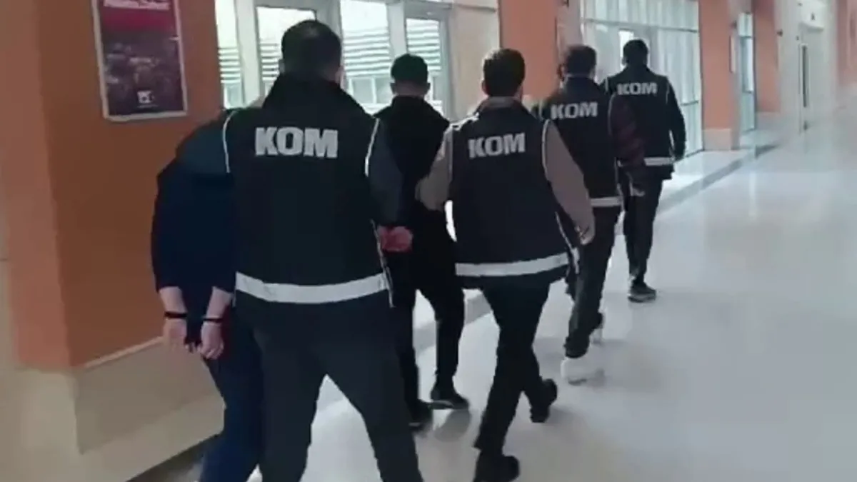 İş adamından 60 milyon haraç isteyen şebeke çökertildi İş adamından 60 milyon haraç isteyen şebeke çökertildi