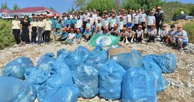 Alanya’da Dünya Temizlik Günü’nde yamaç paraşütü ile çöp taşındı