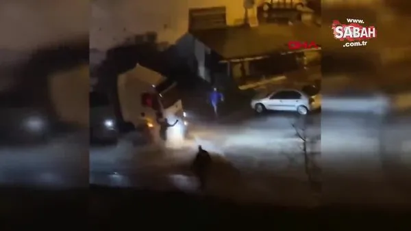 İzmir'de sağanak yağış etkili oldu | Video