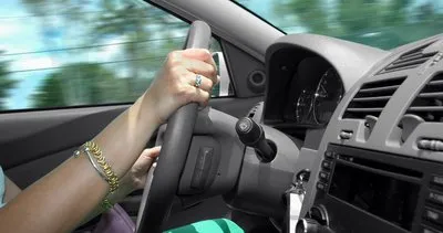 Sinyal verirken sinyal koluna hafif basarsanız... Arabaların bu özelliklerini bilmeyen kalmasın!