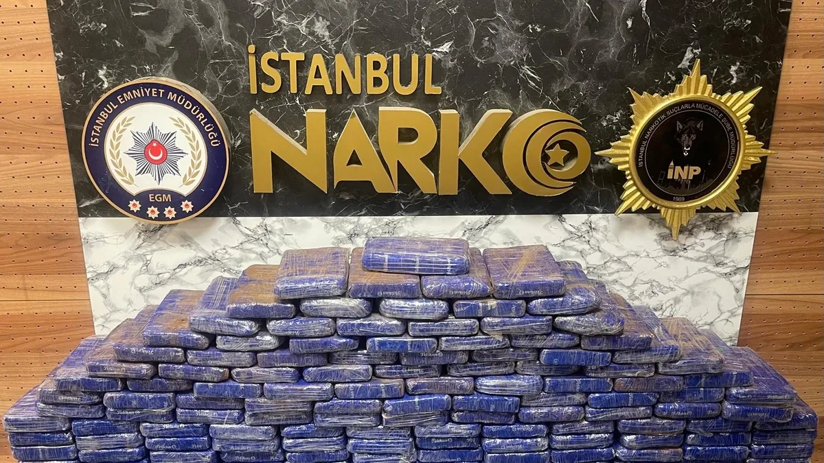 Beylikdüzü’nde araçtan 88 kilo eroin çıktı Beylikdüzü’nde araçtan 88 kilo eroin çıktı