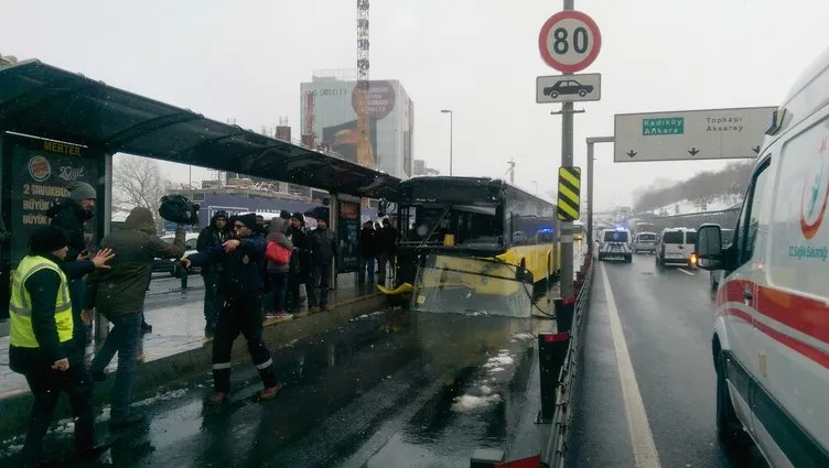 Merter’de metrobüs kazası