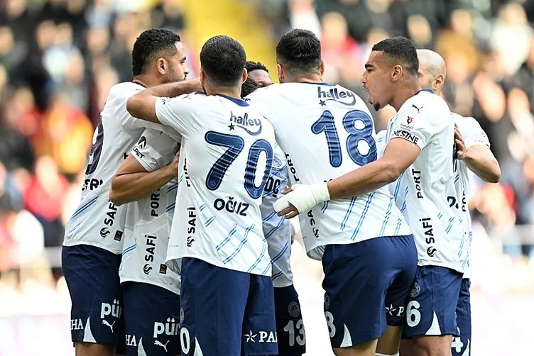 SON DAKİKA: Kayserispor Fenerbahçe maçında iki tartışmalı penaltı kararı! (KAYSERİSPOR - FENERBAHÇE MAÇI CANLI)