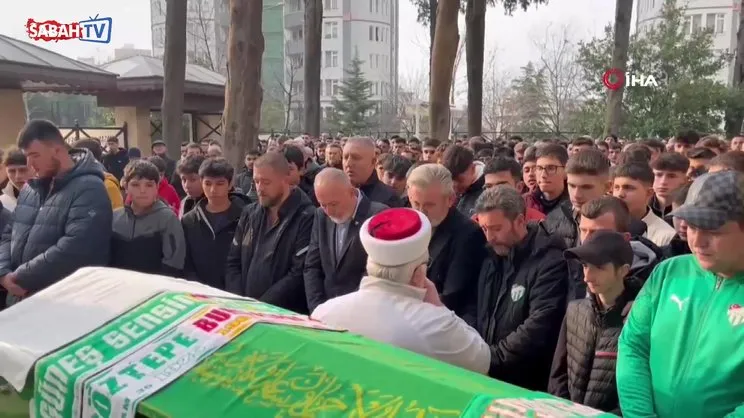 Felçli halde direksiyon başına geçen adam dehşet saçtı! 3 lise öğrencisini arabasıyla ezdi | Video