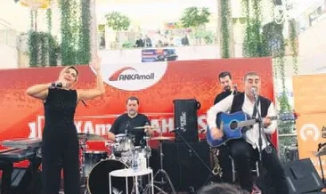 Eda-Metin Özülkü konseri beğenildi